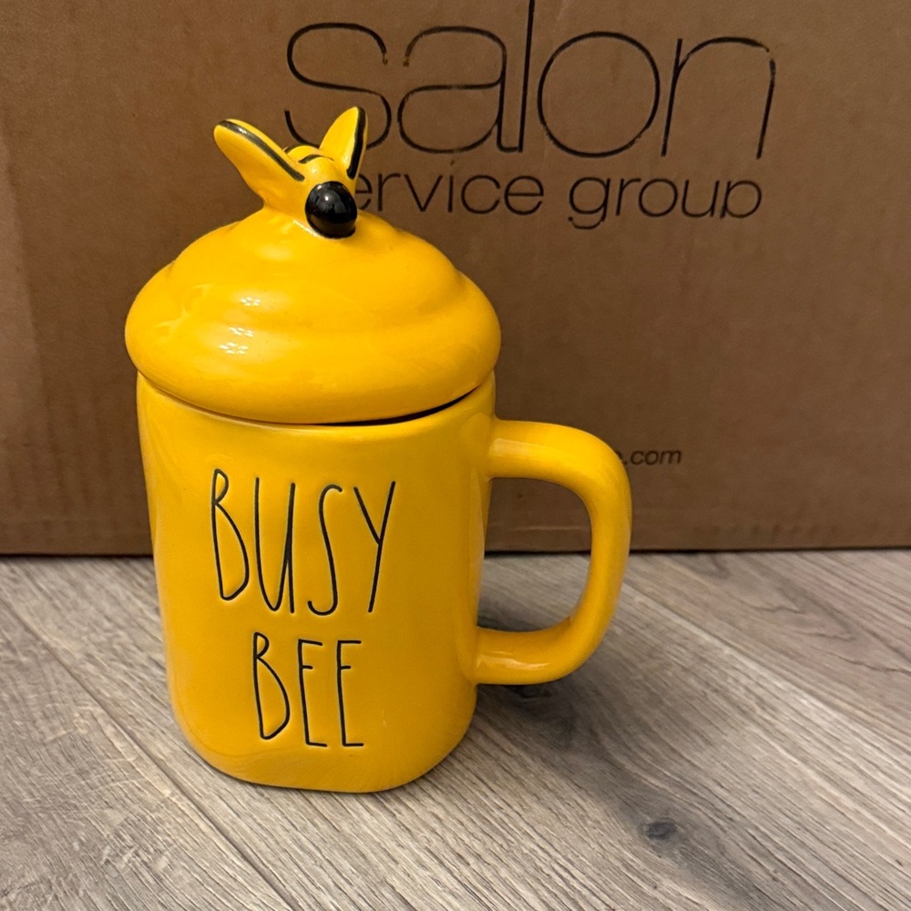 Rae Dunn 'Busy Bee' Mug with Lid